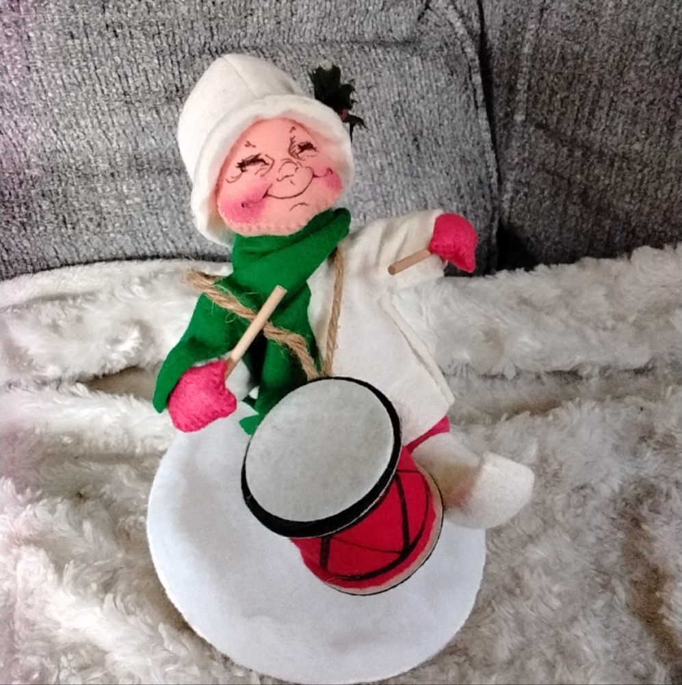 Vintage 1993 ANNALEE 8" Christmas Drummer Boy Plush Fabric Doll. Made In